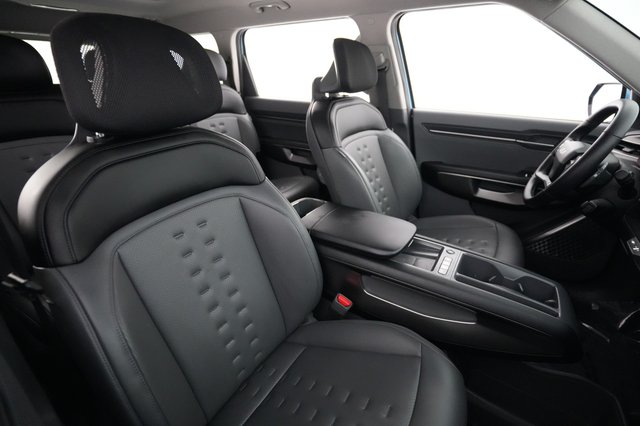 2024 Kia EV9 — photo 18 of 23