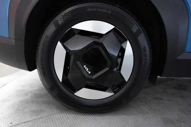 2024 Kia EV9 — photo 17 of 23