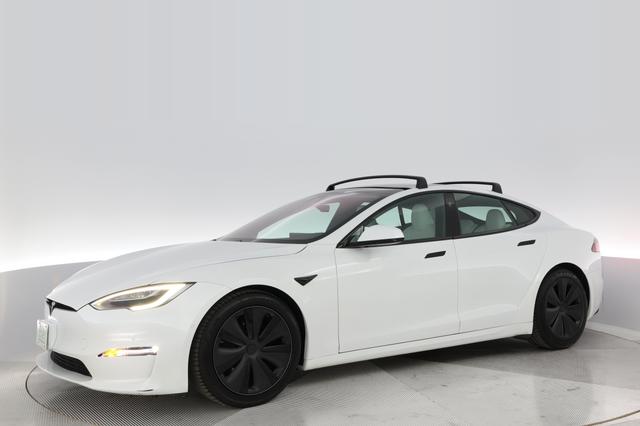 2022 Tesla Model S — photo 7 of 23
