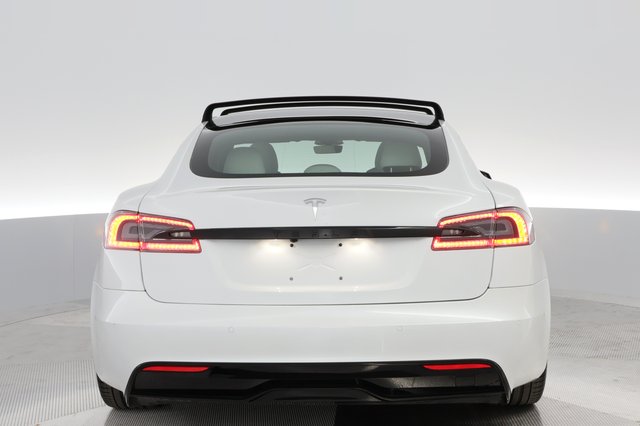 2022 Tesla Model S — photo 6 of 23