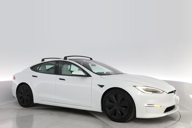 2022 Tesla Model S — photo 4 of 23