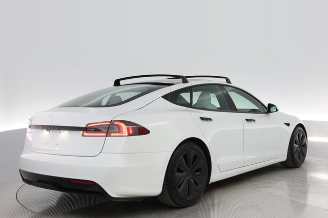 2022 Tesla Model S — photo 5 of 23