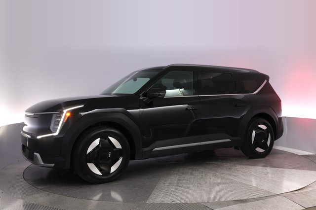 2024 Kia EV9 — photo 14 of 26