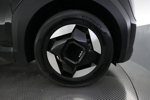 2024 Kia EV9 — photo 16 of 26