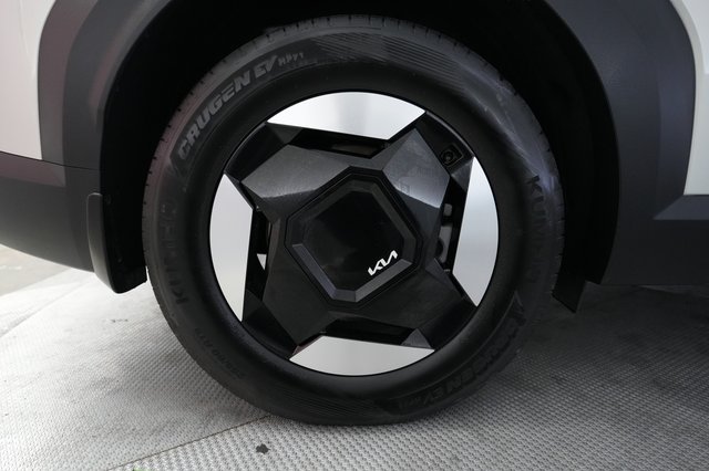 2024 Kia EV9 — photo 17 of 25