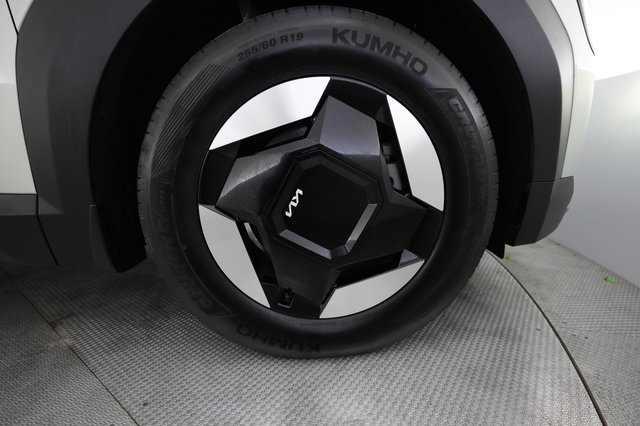 2024 Kia EV9 — photo 16 of 25