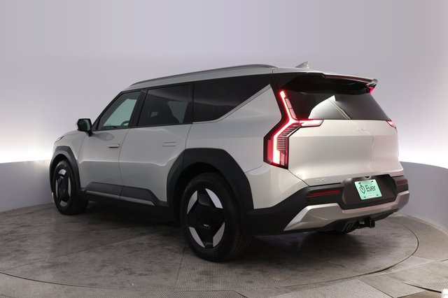 2024 Kia EV9 — photo 13 of 25