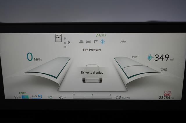 2024 Hyundai IONIQ 5 — photo 5 of 23