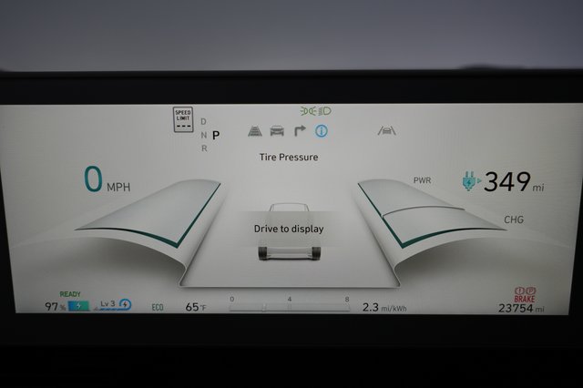 2024 Hyundai IONIQ 5 — photo 5 of 23