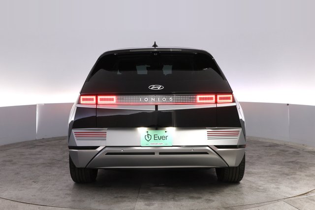 2024 Hyundai IONIQ 5 — photo 12 of 25