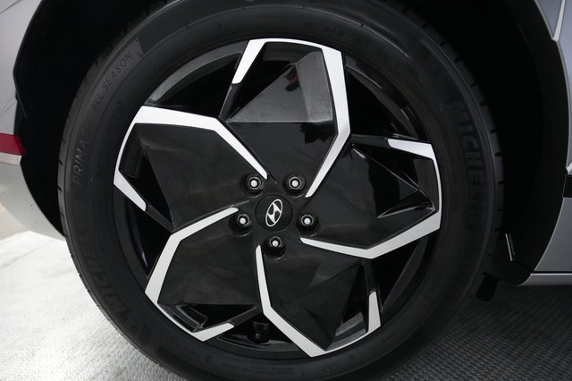 2024 Hyundai IONIQ 5 — photo 17 of 25