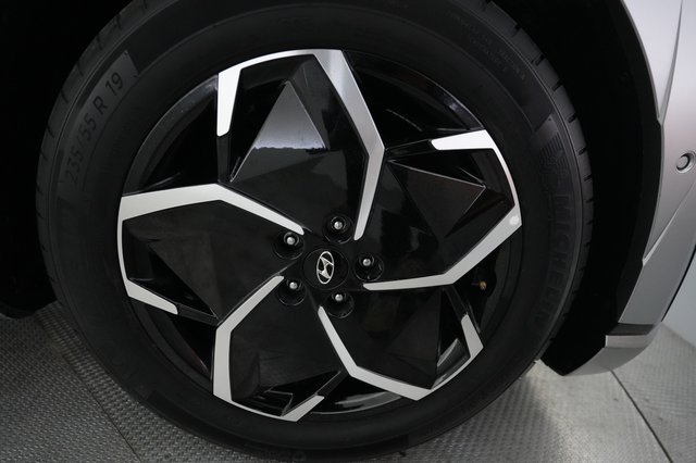 2024 Hyundai IONIQ 5 — photo 16 of 25