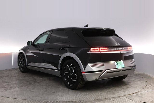2024 Hyundai IONIQ 5 — photo 13 of 25
