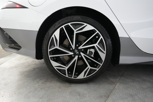 2025 Hyundai IONIQ 6 — photo 17 of 27