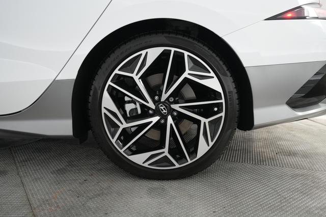 2025 Hyundai IONIQ 6 — photo 7 of 27