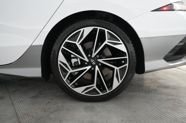 2025 Hyundai IONIQ 6 — photo 7 of 27