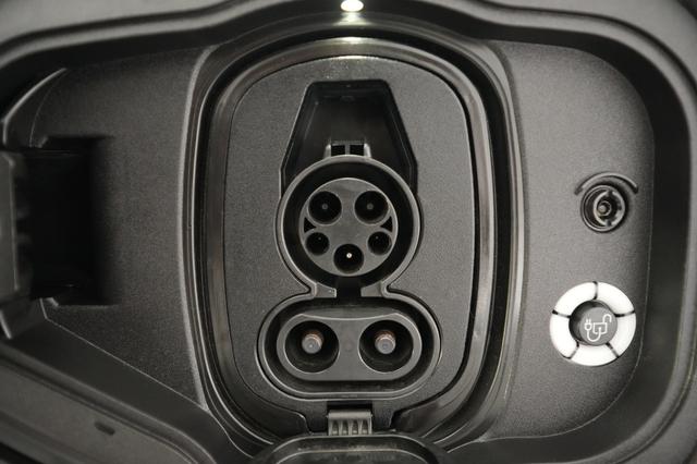 2021 Ford Mustang Mach-E — photo 8 of 29
