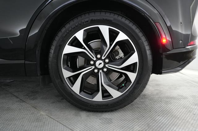 2021 Ford Mustang Mach-E — photo 7 of 29