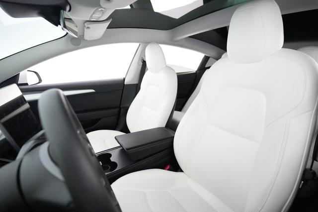 2022 Tesla Model 3 — photo 3 of 21
