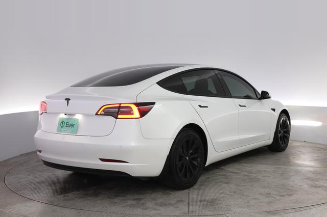 2022 Tesla Model 3 — photo 2 of 21
