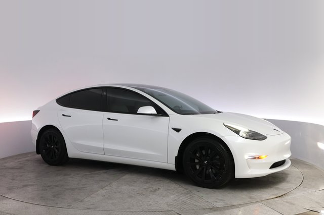2022 Tesla Model 3 — photo 11 of 21