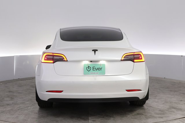 2022 Tesla Model 3 — photo 12 of 21