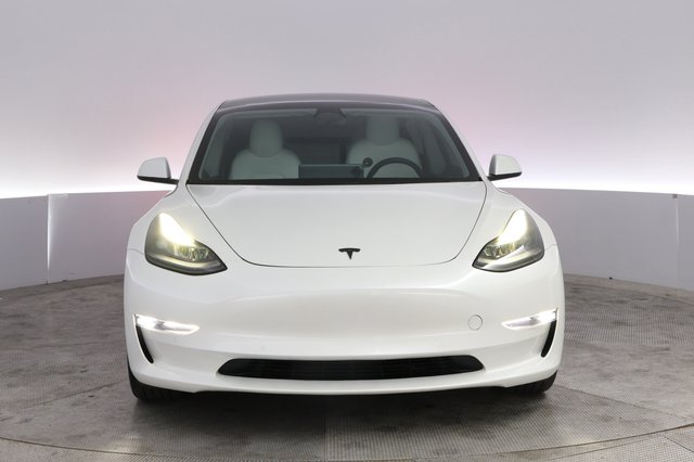 2022 Tesla Model 3 — photo 9 of 21
