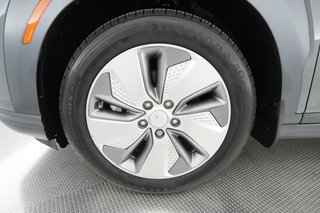 2021 Hyundai Kona — photo 12 of 37