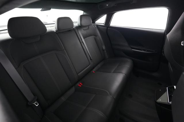 2022 Lucid Air — photo 4 of 21