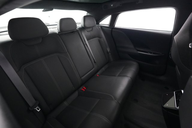 2022 Lucid Air — photo 4 of 21