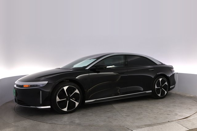 2023 Lucid Air — photo 14 of 24
