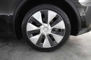 2022 Tesla Model Y — photo 7 of 34