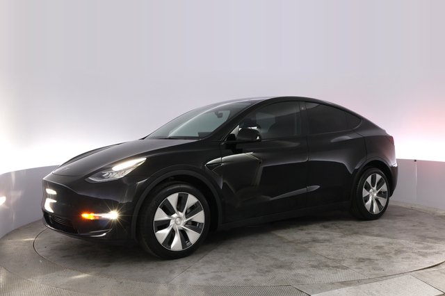 2022 Tesla Model Y — photo 14 of 34