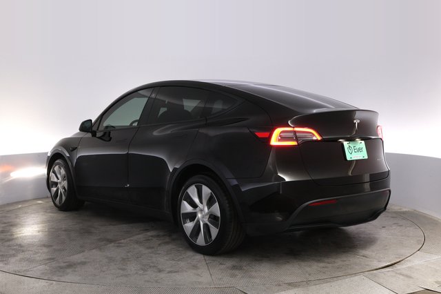2022 Tesla Model Y — photo 13 of 34