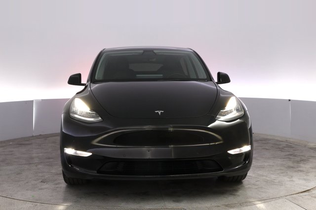 2022 Tesla Model Y — photo 9 of 34