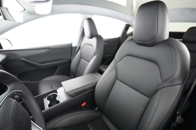 2026 Tesla Model Y — photo 3 of 24