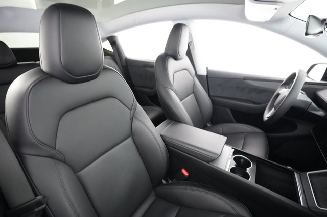 2026 Tesla Model Y — photo 18 of 24