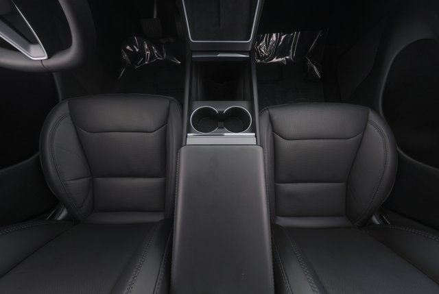 2026 Tesla Model Y — photo 22 of 24