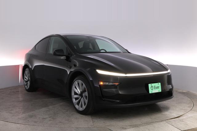 2026 Tesla Model Y — photo 10 of 24