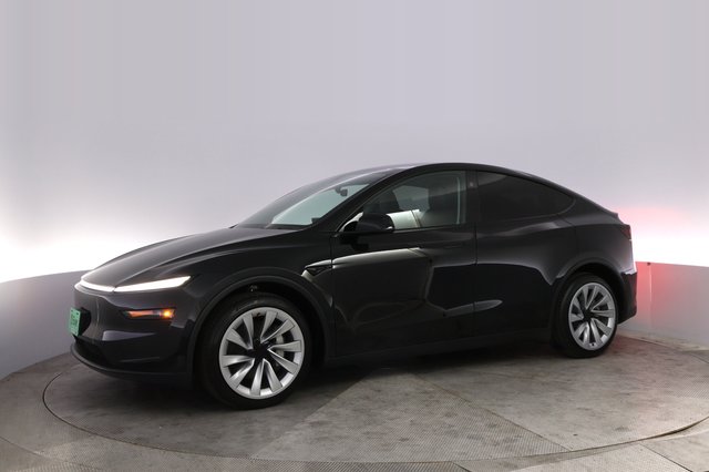 2026 Tesla Model Y — photo 14 of 24