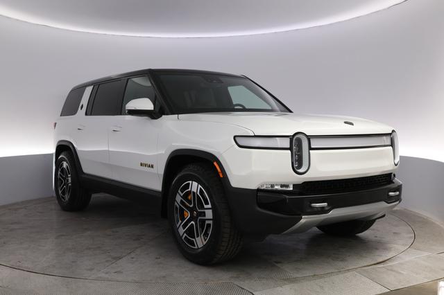 2023 Rivian R1S — photo 10 of 28