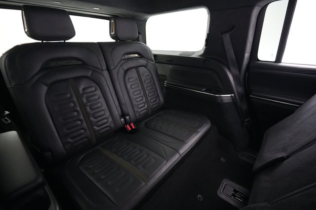 2023 Rivian R1S — photo 21 of 28