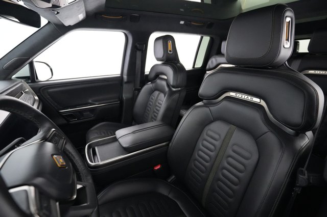 2023 Rivian R1S — photo 3 of 28