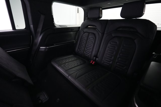 2023 Rivian R1S — photo 20 of 28