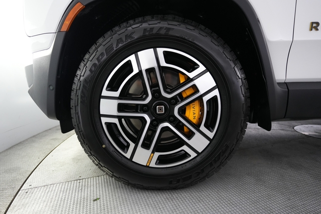 2023 Rivian R1S