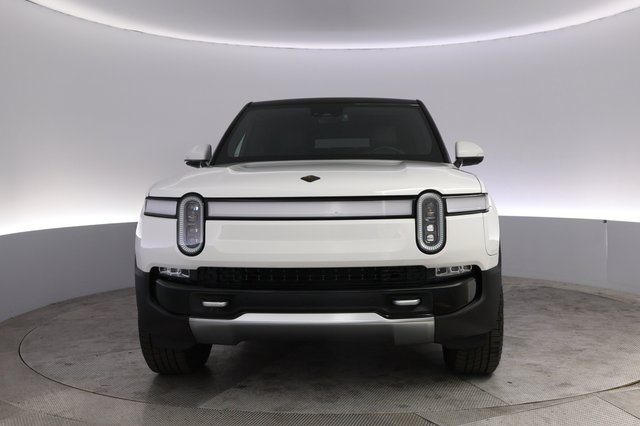 2023 Rivian R1S — photo 9 of 28