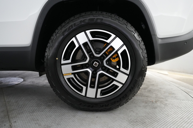2023 Rivian R1S