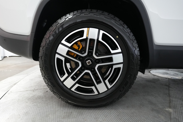 2023 Rivian R1S