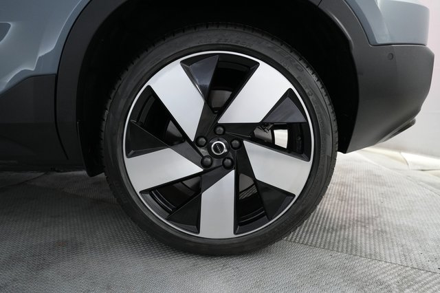 2023 Volvo C40 Recharge — photo 7 of 24