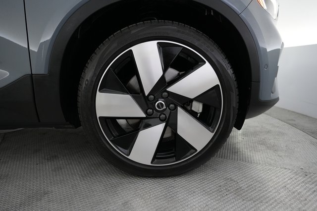 2023 Volvo C40 Recharge — photo 16 of 24
